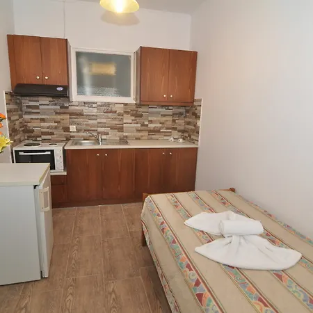 Hollywood Aparthotel 3*